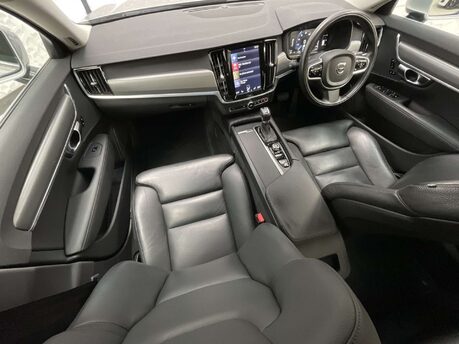 Volvo S90 2.0 S90 Momentum Pro D4 Auto 4dr 32
