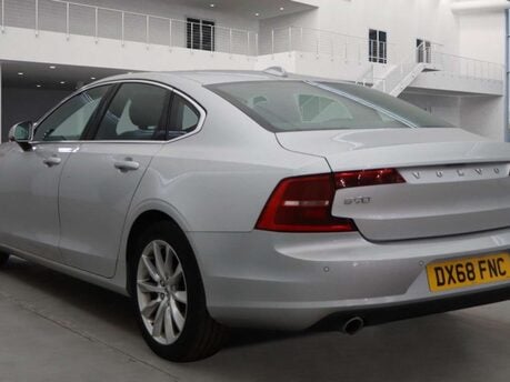 Volvo S90 2.0 S90 Momentum Pro D4 Auto 4dr 8