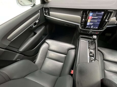 Volvo S90 2.0 S90 Momentum Pro D4 Auto 4dr 31