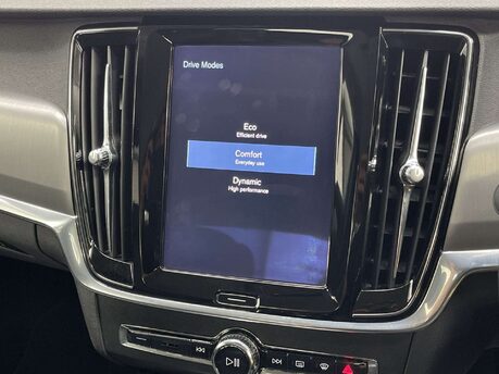 Volvo S90 2.0 S90 Momentum Pro D4 Auto 4dr 25