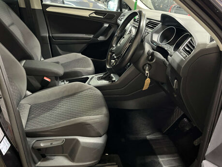 Volkswagen Tiguan 2.0 Tiguan SE Nav TDI BlueMotion Technology Semi-Auto 5dr 3