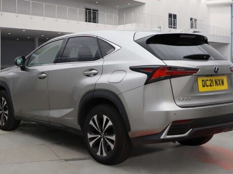 Lexus NX 2.5 NX 300h CVT 4WD 5dr 8