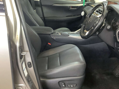 Lexus NX 2.5 NX 300h CVT 4WD 5dr 3