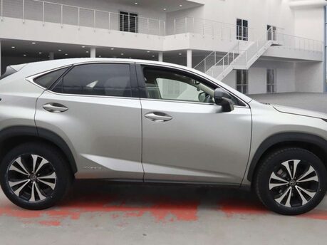 Lexus NX 2.5 NX 300h CVT 4WD 5dr 11