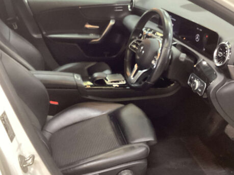 Mercedes-Benz A Class 1.5 A 180 Sport Exeutive D Auto 5dr 3