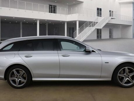 Mercedes-Benz E Class 2.0 E 300 AMG Line Premium de Auto 5dr 11