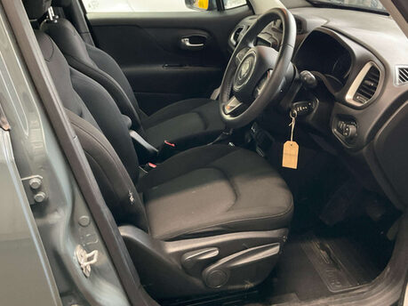 Jeep Renegade 1.3 Renegade Longitude Auto 5dr 3