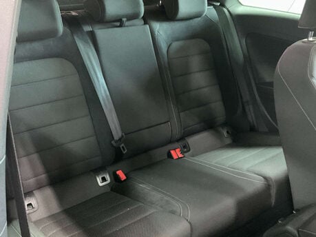 Volkswagen Golf 2.0 Golf R TSi 4Motion Semi-Auto 4WD 3dr 4