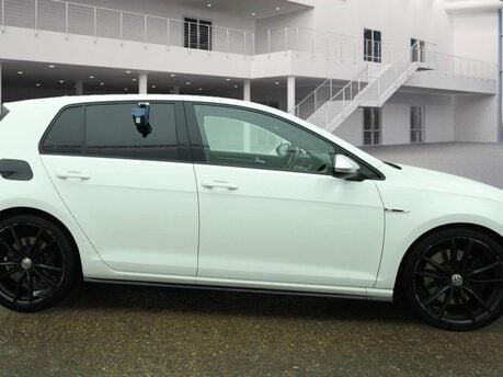 Volkswagen Golf 2.0 Golf R TSi Semi-Auto 4WD 5dr 11
