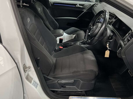 Volkswagen Golf 2.0 Golf R TSi Semi-Auto 4WD 5dr 3