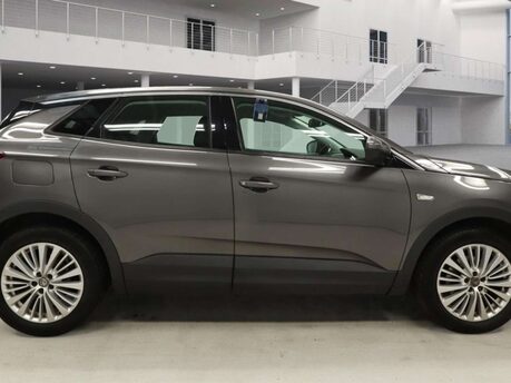 Vauxhall Grandland X 1.2 Grandland X Tech Line Nav T S/S Auto 5dr 9
