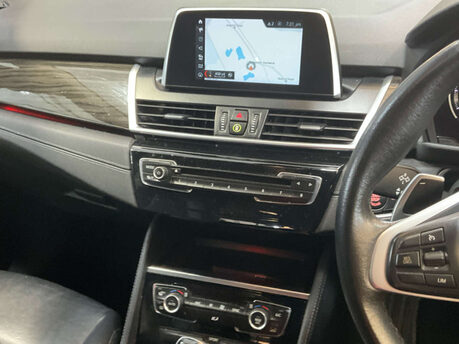 BMW 2 Series 2.0 220I Luxury Auto 5dr 5