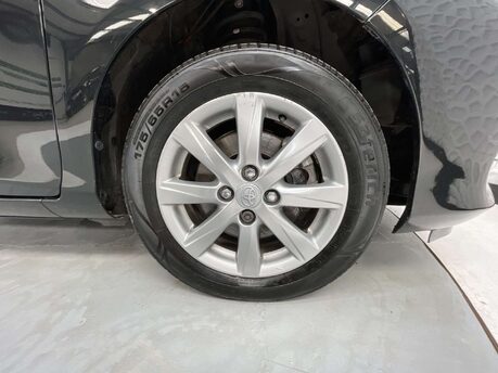 Toyota Yaris 1.5 Yaris T4 Hybrid CVT 5dr 44