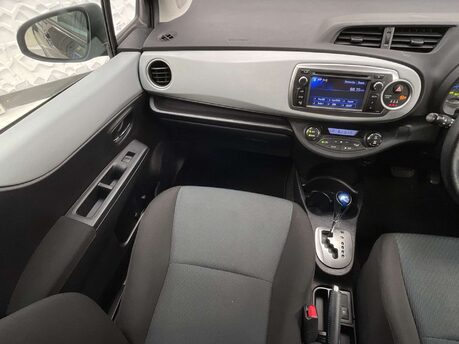 Toyota Yaris 1.5 Yaris T4 Hybrid CVT 5dr 28