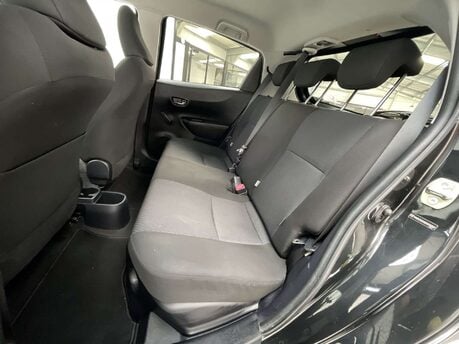 Toyota Yaris 1.5 Yaris T4 Hybrid CVT 5dr 37