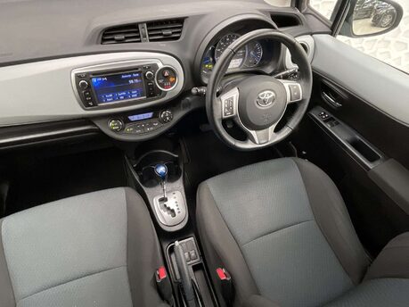 Toyota Yaris 1.5 Yaris T4 Hybrid CVT 5dr 27