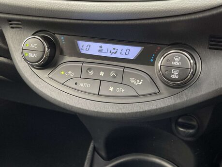 Toyota Yaris 1.5 Yaris T4 Hybrid CVT 5dr 34