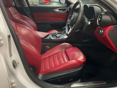Alfa Romeo Giulia 2.1 Giulia Speciale TD Auto 4dr 3