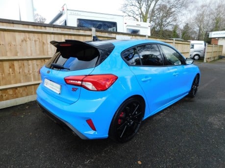 Ford Focus ST Edition 2.3T EcoBoost 5dr 4