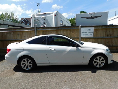 Mercedes-Benz C Class C220 CDI BLUEEFFICIENCY EXECUTIVE SE AUTOMATIC 3