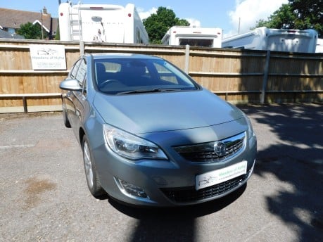 Vauxhall Astra 1.6 SE 5 door 1