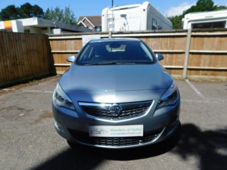 Vauxhall Astra 1.6 SE 5 door 9