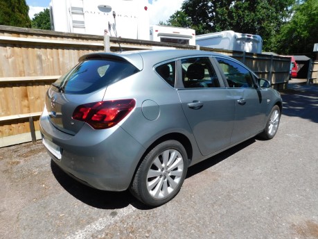 Vauxhall Astra 1.6 SE 5 door 4