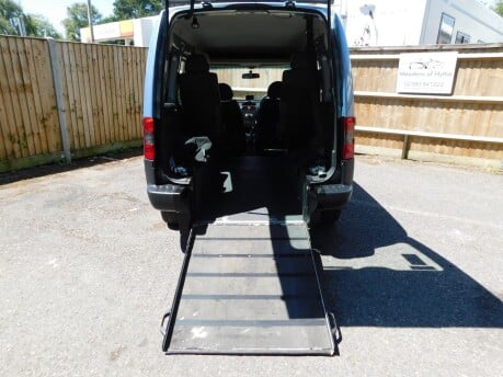 Vauxhall Combo TOUR ESSENTIA 1.3 CDTI WHEELCHAIR ACCESSIBLE VEHICLE AUTOMATIC 6