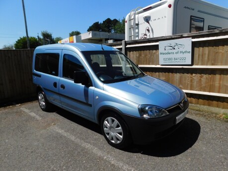 Vauxhall Combo TOUR ESSENTIA 1.3 CDTI WHEELCHAIR ACCESSIBLE VEHICLE AUTOMATIC 2