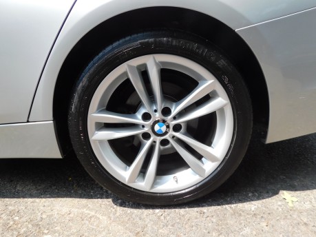 BMW 3 Series 320d SE TOURING AUTOMATIC 12