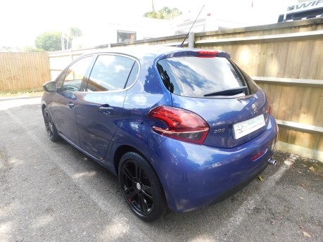 Peugeot 208 1.2 PURETECH 110 S/S GT LINE 5dr 6