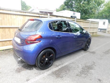 Peugeot 208 1.2 PURETECH 110 S/S GT LINE 5dr 4