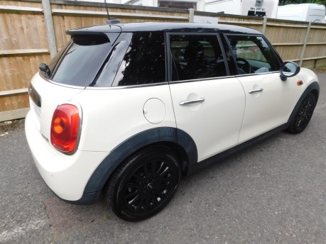 Mini Hatch COOPER 1.5 Pepper Pack Automatic 5dr 3