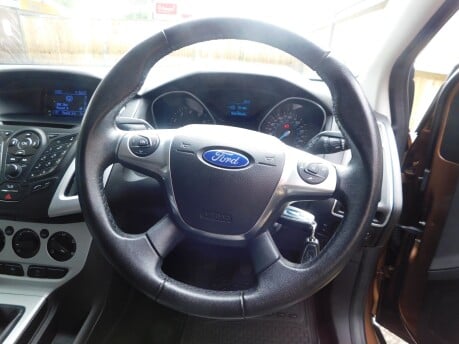 Ford Focus ZETEC 1.0T EcoBoost 5dr 15