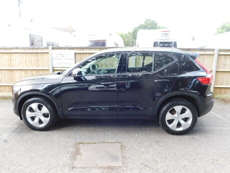 Volvo XC40 2.0 T4 MOMENTUM AWD 5Dr 7