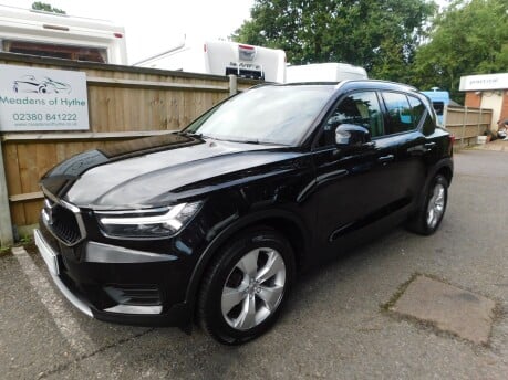 Volvo XC40 2.0 T4 MOMENTUM AWD 5Dr 8