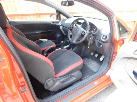 Vauxhall Corsa SRI 1.4 3dr 11