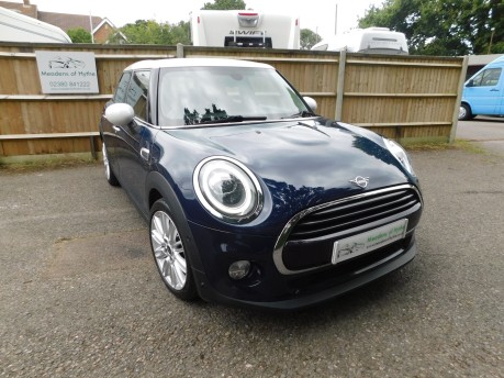 Mini Hatch COOPER 1.5 Chilli Pack 5dr 1