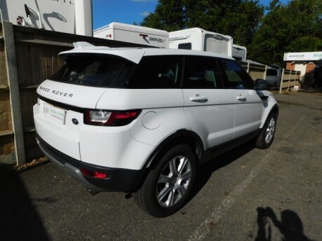 Land Rover Range Rover Evoque 2.0 TD4 SE TECH 5Dr 4