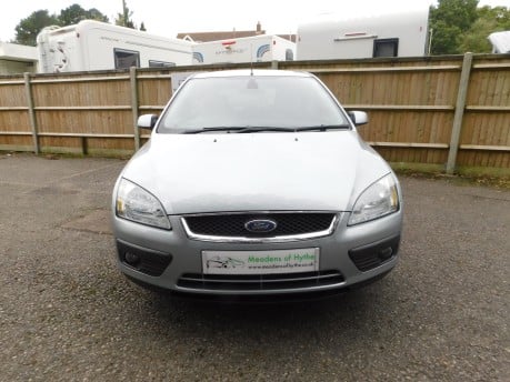 Ford Focus 2.0 TITANIUM 5 Door 9