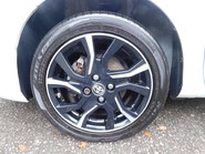 Toyota Yaris 1.33 VVT-I DESIGN 5 Door 13