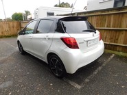 Toyota Yaris 1.33 VVT-I DESIGN 5 Door 6