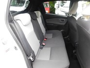 Toyota Yaris 1.33 VVT-I DESIGN 5 Door 22