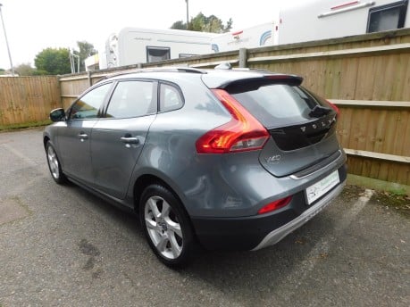 Volvo V40 2.0 D2 CROSS COUNTRY LUX 5dr 6