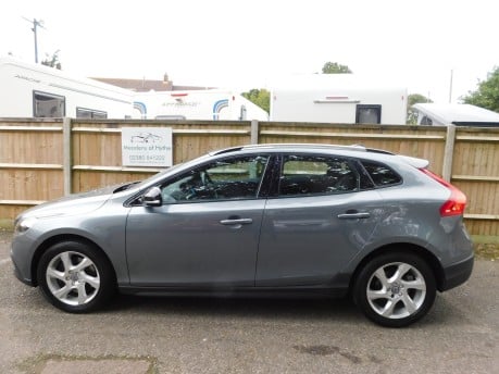 Volvo V40 2.0 D2 CROSS COUNTRY LUX 5dr 7