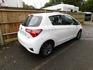 Toyota Yaris 1.5 HYBRID VVT-I ICON 5 Dr 4