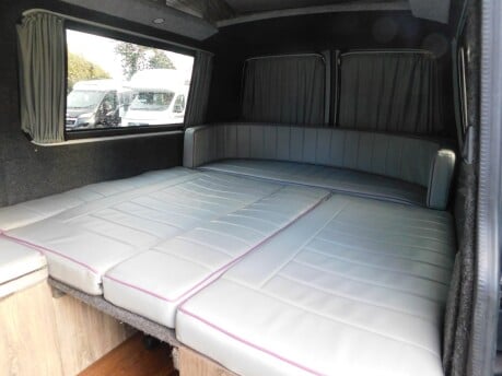 Volkswagen Transporter Campervan 2 Berth 2.0 TDI HIGHLINE 25