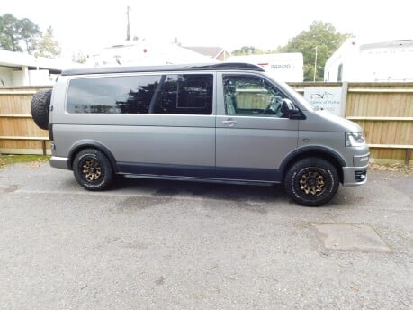 Volkswagen Transporter Campervan 2 Berth 2.0 TDI HIGHLINE 6