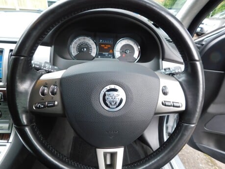 Jaguar XF 3.0d V6 S PORTFOLIO AUTOMATIC 4dr 11