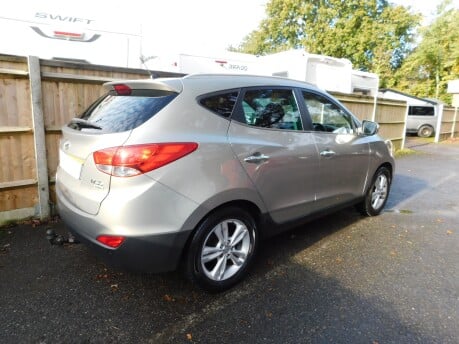 Hyundai ix35 PREMIUM 1.7 CRDI 5 Dr 4